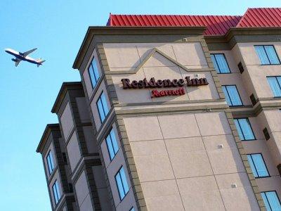 Residence Inn By Marriott Toronto Airport Экстерьер фото
