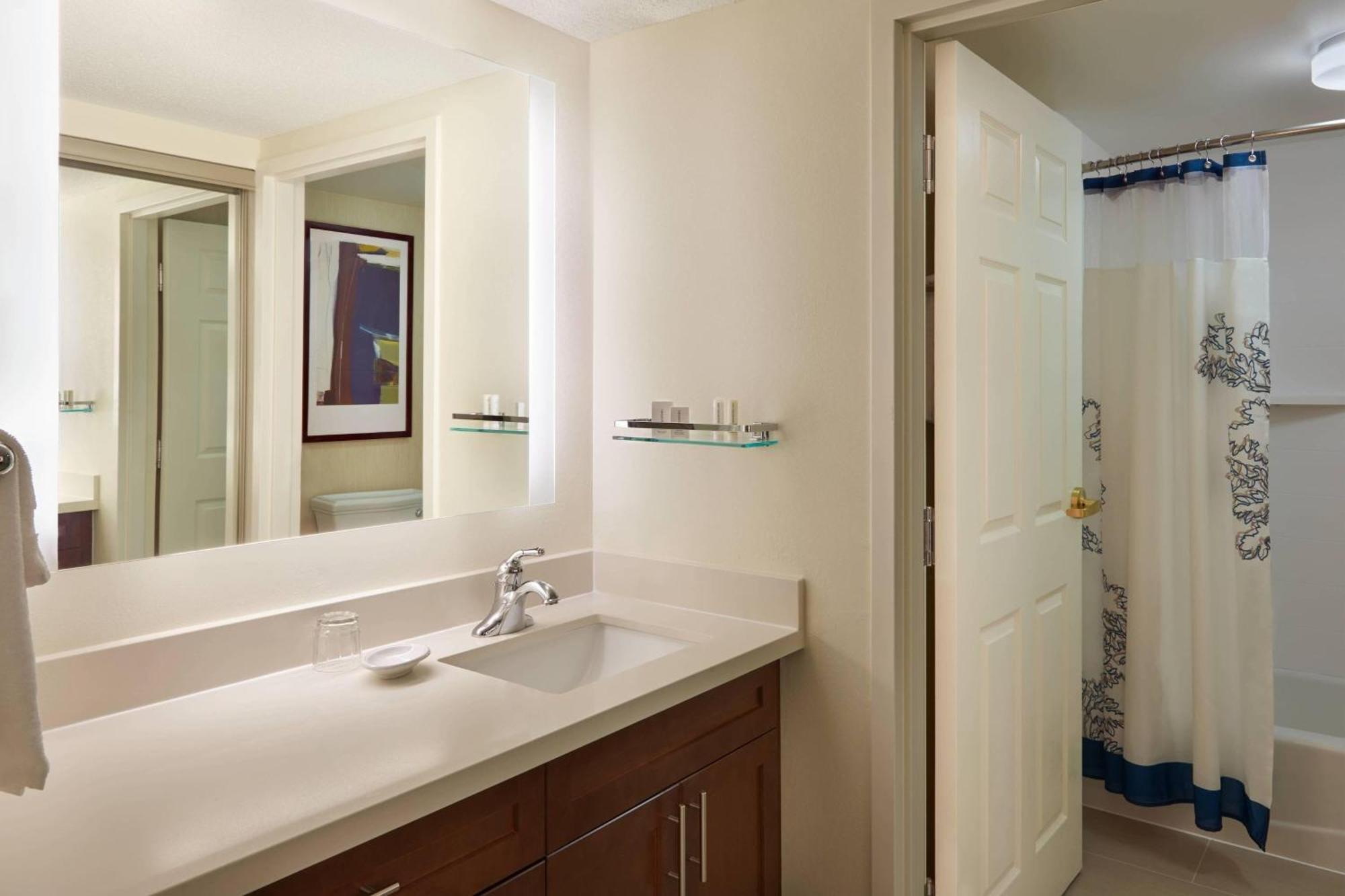 Residence Inn By Marriott Toronto Airport Экстерьер фото
