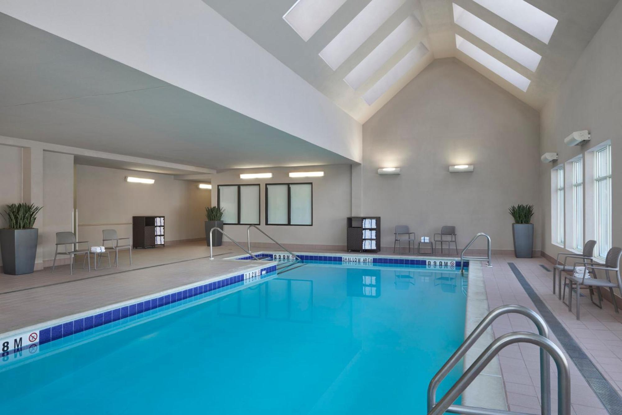 Residence Inn By Marriott Toronto Airport Экстерьер фото