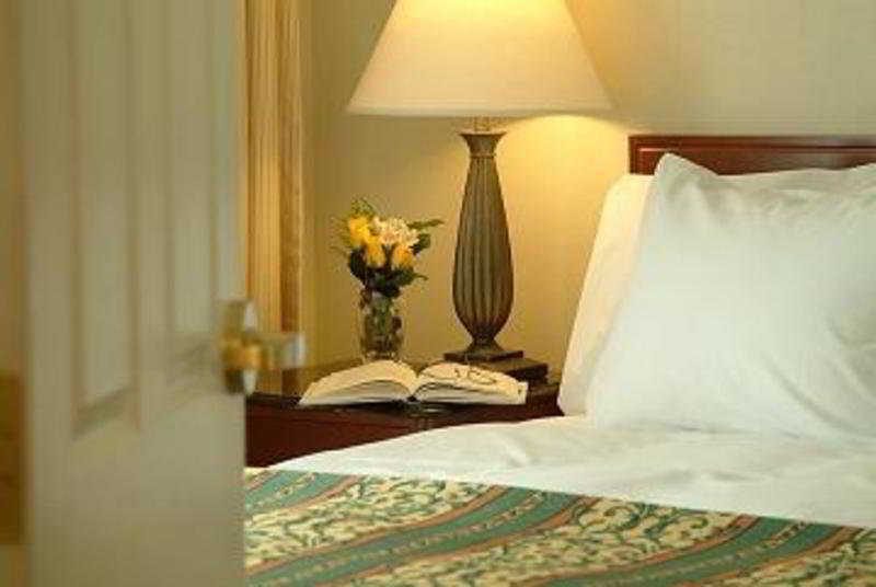 Residence Inn By Marriott Toronto Airport Экстерьер фото