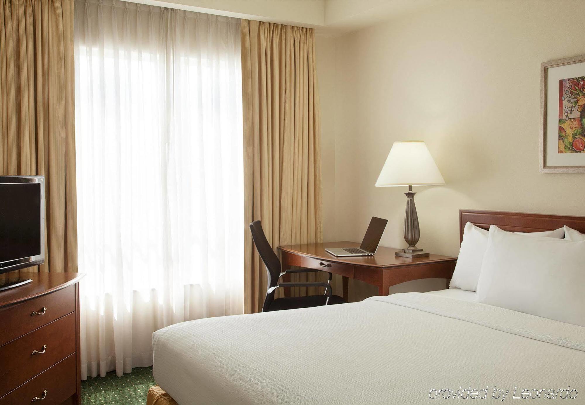 Residence Inn By Marriott Toronto Airport Экстерьер фото